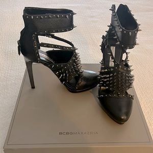 Bcbg black studded platform heel